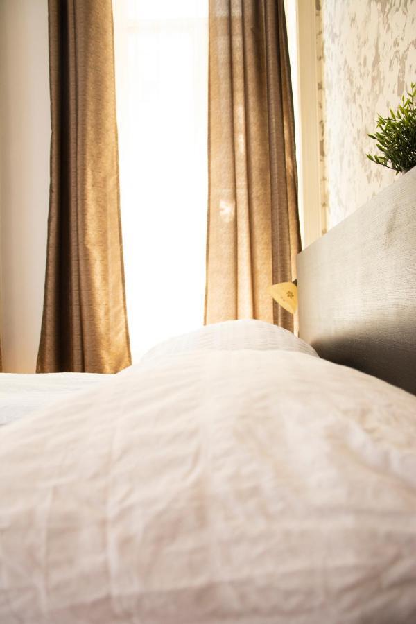 Andrassy Room Boedapest Buitenkant foto