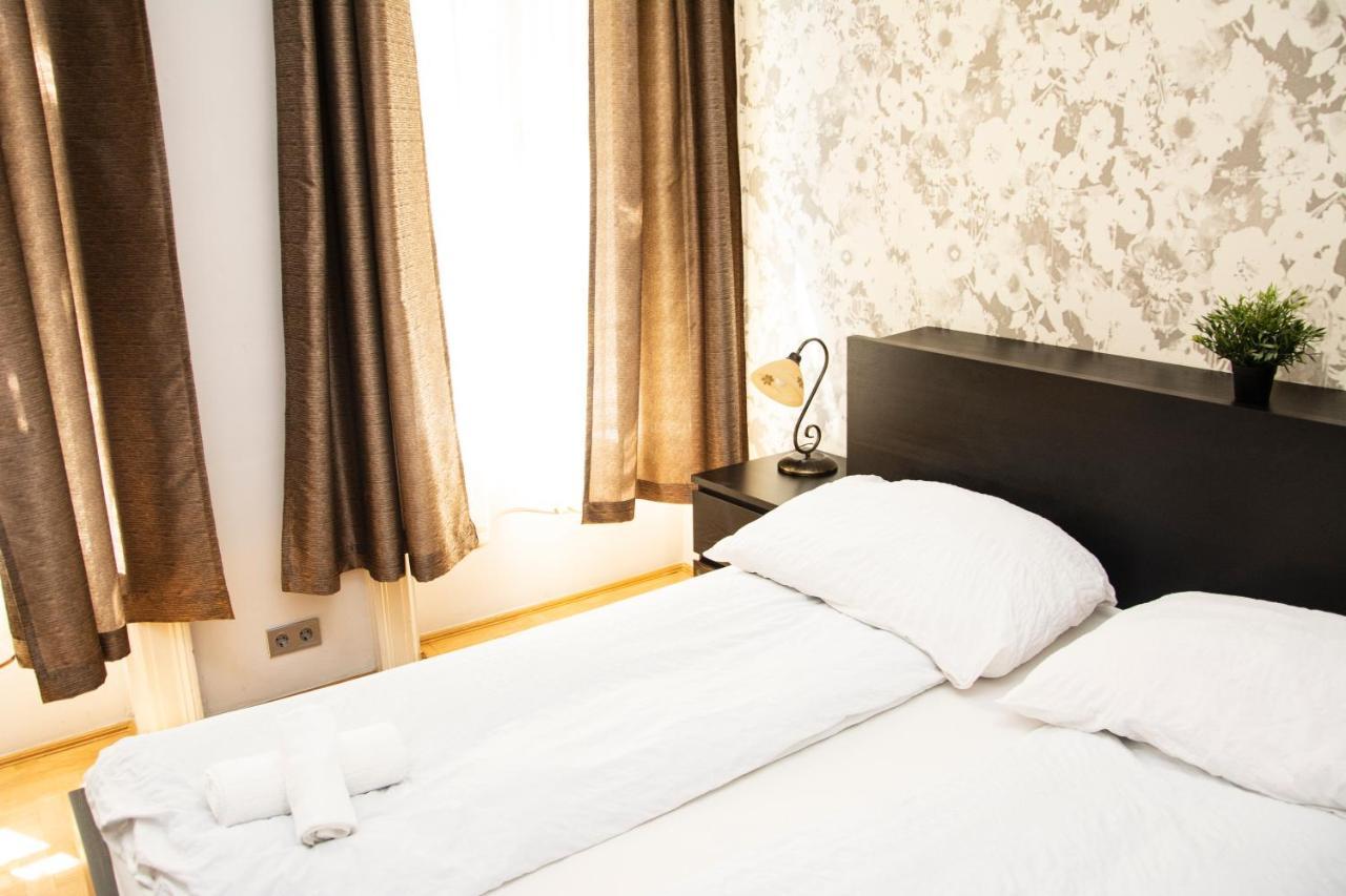 Andrassy Room Boedapest Buitenkant foto
