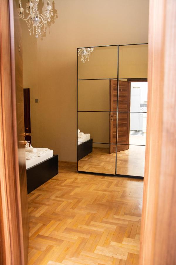 Andrassy Room Boedapest Buitenkant foto